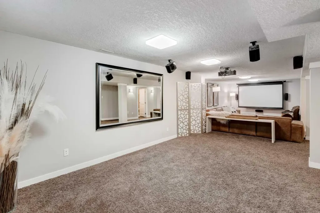 38 Lissington Drive SW Calgary AB T3E 5E1