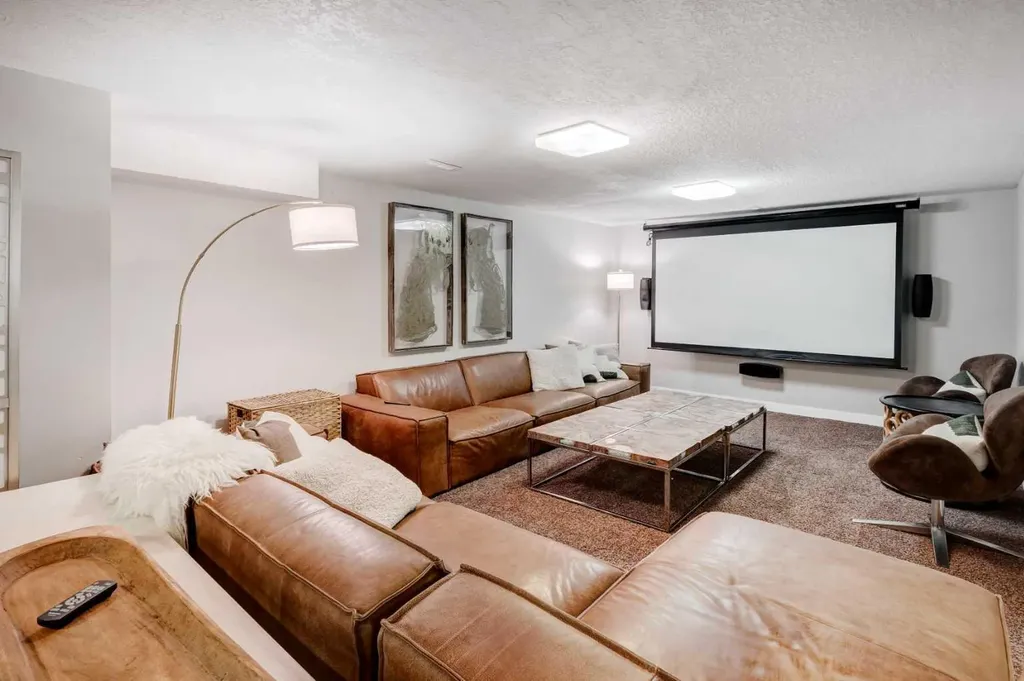 38 Lissington Drive SW Calgary AB T3E 5E1