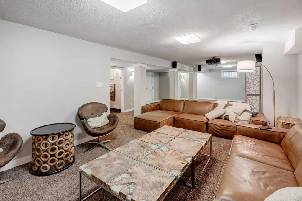 38 Lissington Drive SW Calgary AB T3E 5E1