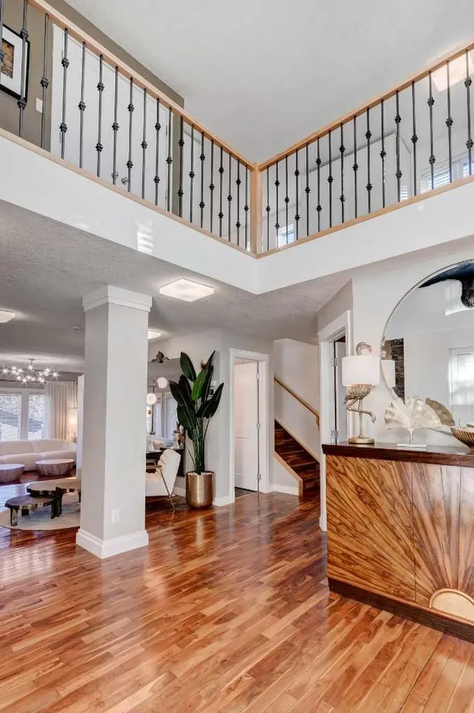 38 Lissington Drive SW Calgary AB T3E 5E1