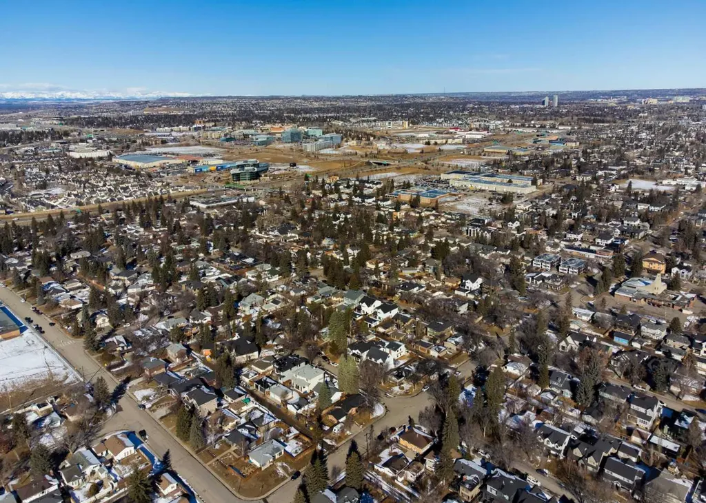 38 Lissington Drive SW Calgary AB T3E 5E1