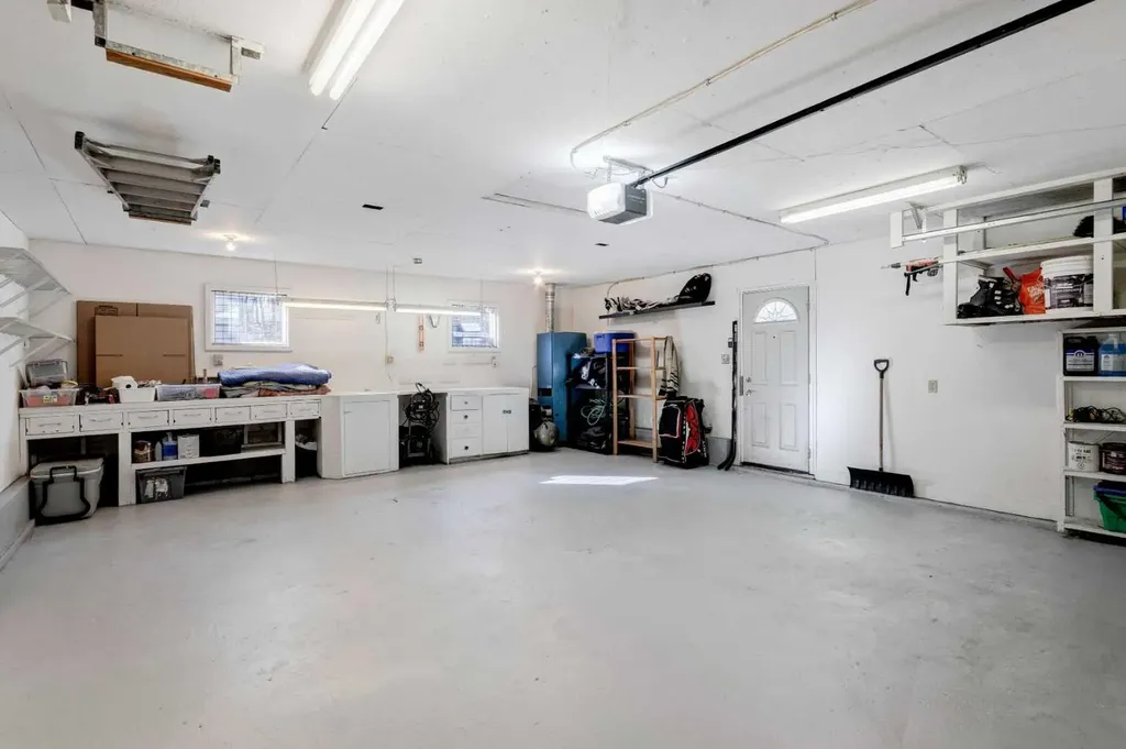 38 Lissington Drive SW Calgary AB T3E 5E1