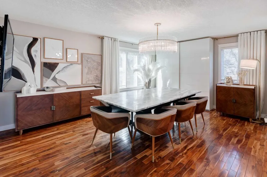 38 Lissington Drive SW Calgary AB T3E 5E1