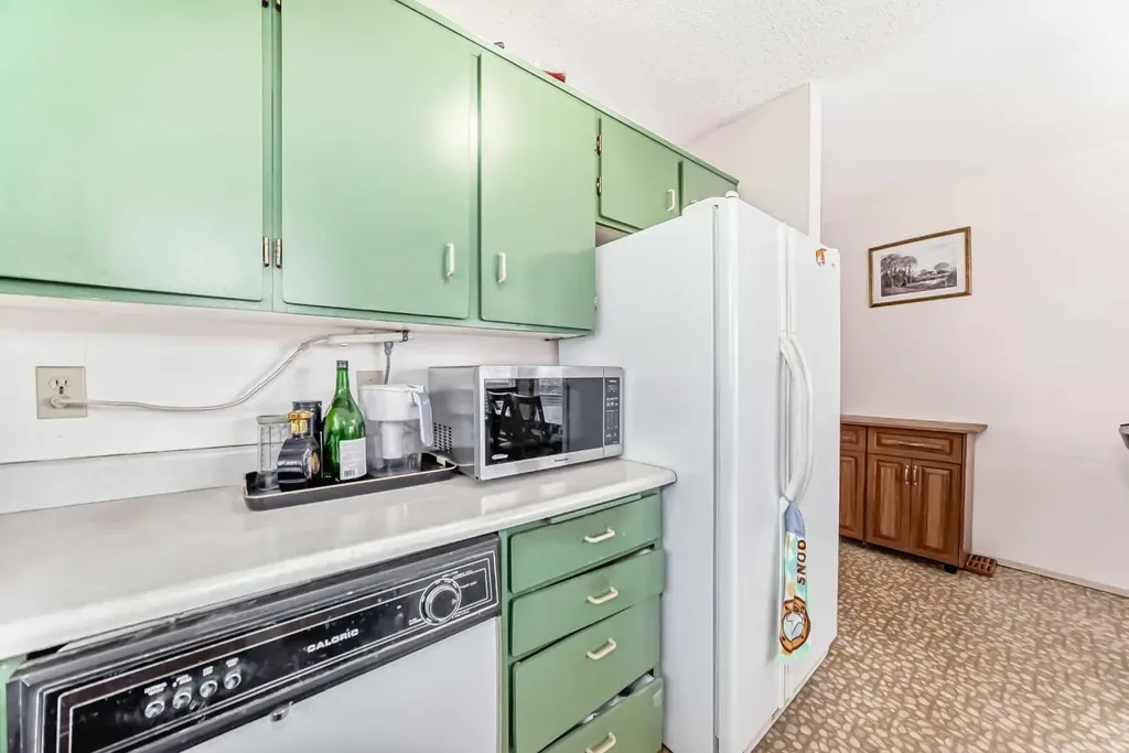 224 Berwick Way NW Calgary AB T3K 1C1