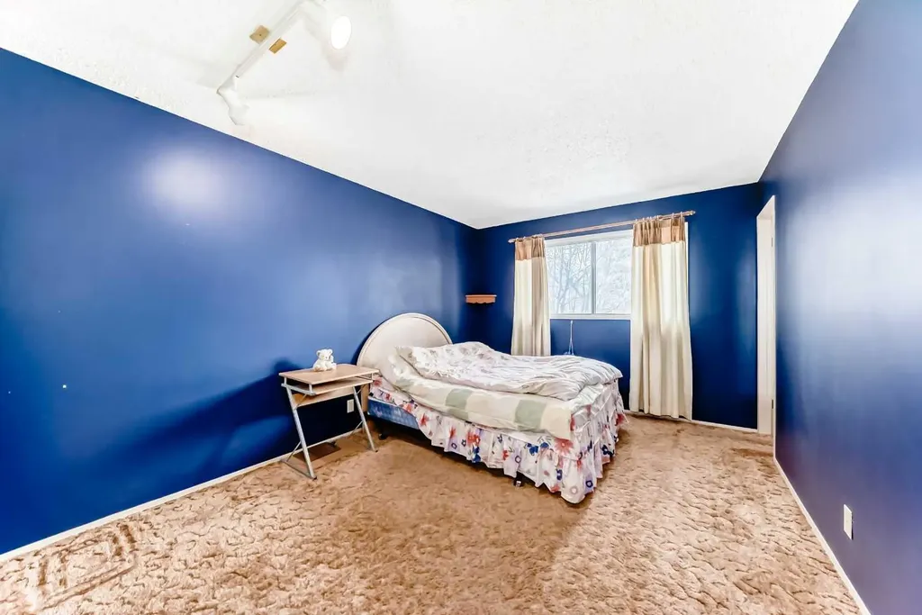 224 Berwick Way NW Calgary AB T3K 1C1
