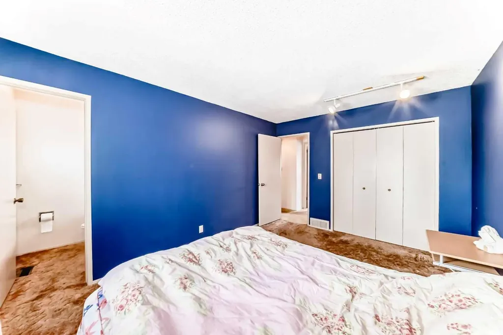224 Berwick Way NW Calgary AB T3K 1C1