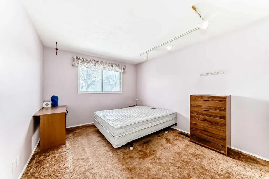 224 Berwick Way NW Calgary AB T3K 1C1