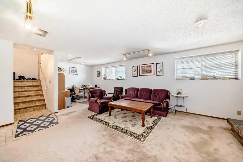 224 Berwick Way NW Calgary AB T3K 1C1