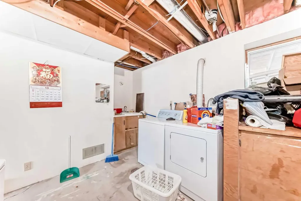 224 Berwick Way NW Calgary AB T3K 1C1