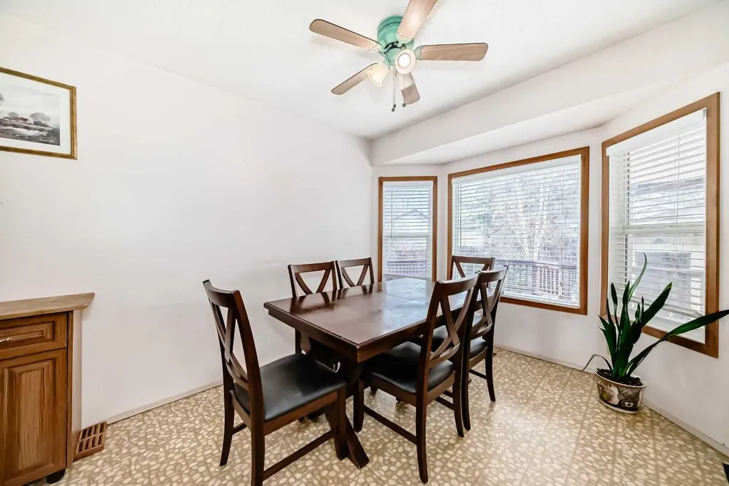 224 Berwick Way NW Calgary AB T3K 1C1