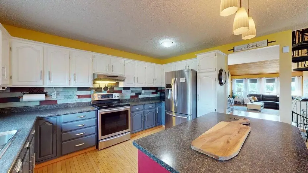 185 Oaks Bay Fort Mcmurray AB T9K 1P9