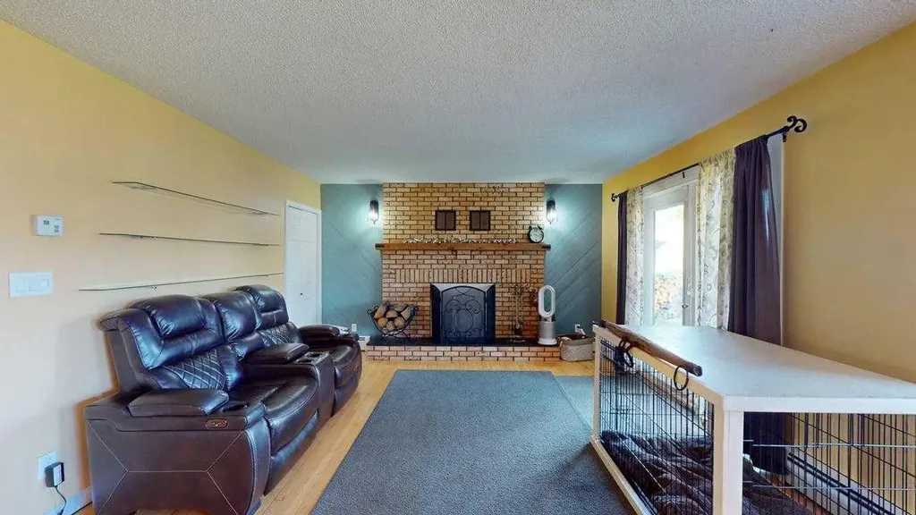 185 Oaks Bay Fort Mcmurray AB T9K 1P9