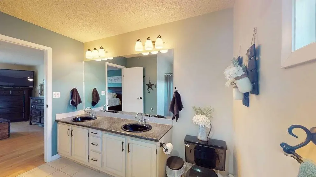 185 Oaks Bay Fort Mcmurray AB T9K 1P9