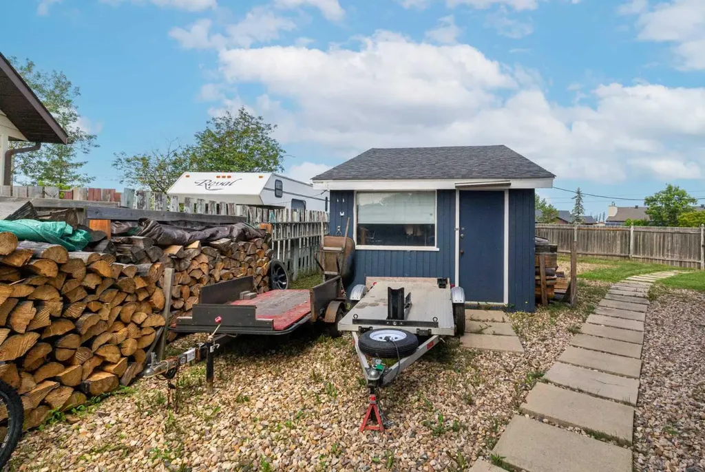 185 Oaks Bay Fort Mcmurray AB T9K 1P9
