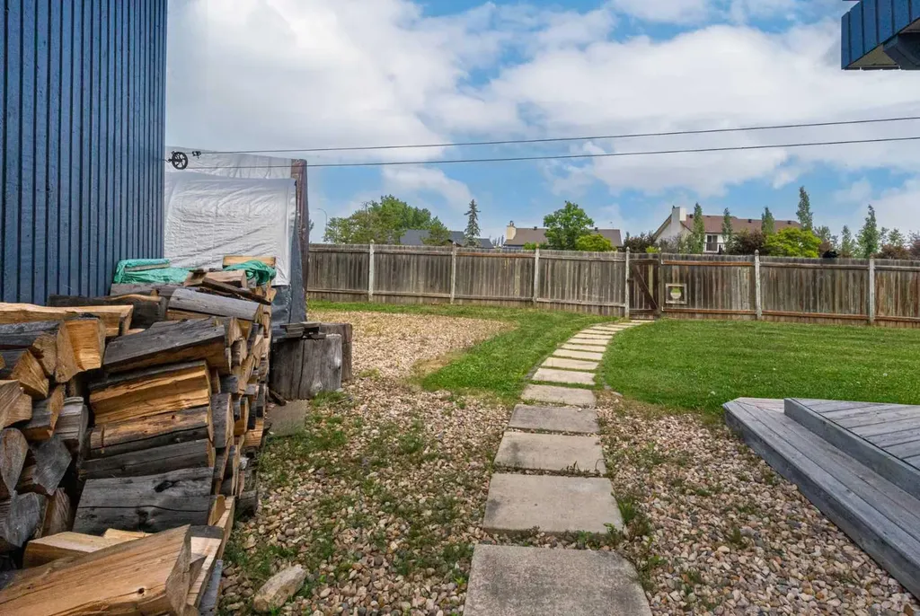 185 Oaks Bay Fort Mcmurray AB T9K 1P9