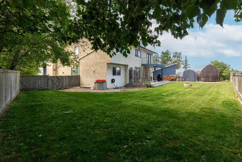 185 Oaks Bay Fort Mcmurray AB T9K 1P9