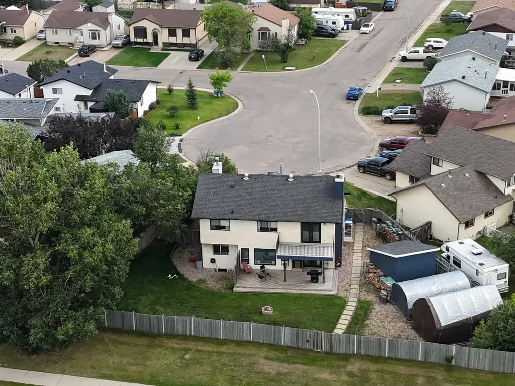 185 Oaks Bay Fort Mcmurray AB T9K 1P9