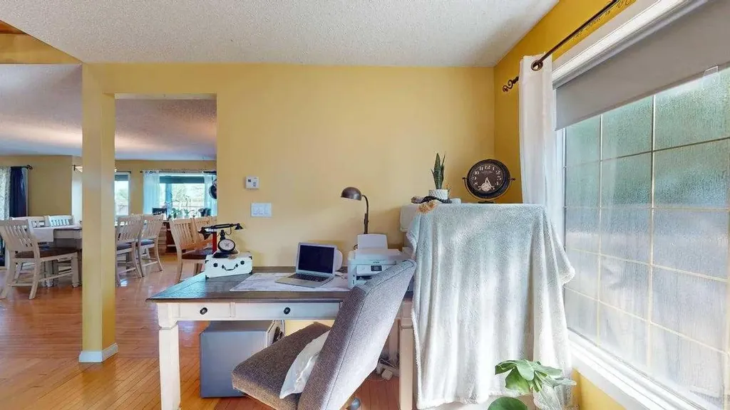 185 Oaks Bay Fort Mcmurray AB T9K 1P9