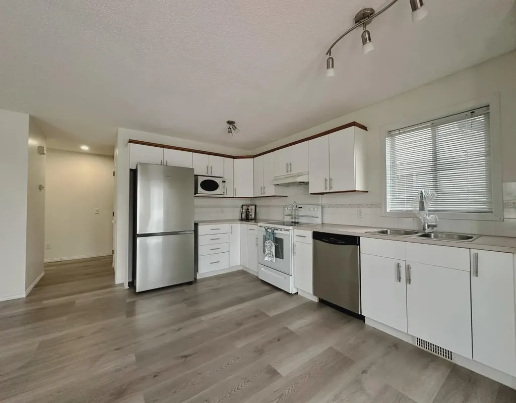 139 Bridlewood Circle SW Calgary AB T2Y 3L1