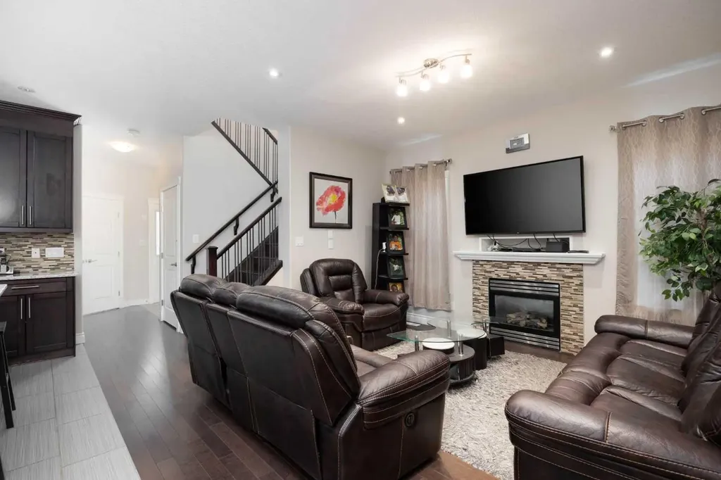 157 Coniker Crescent Fort Mcmurray AB T9K 0Y3