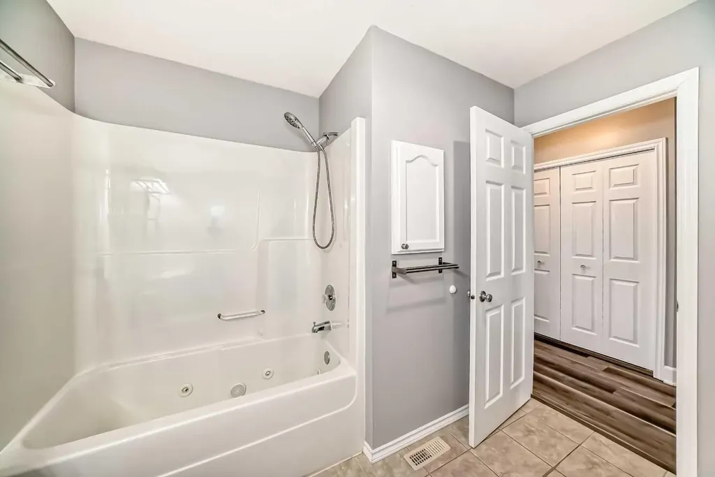 31 Coventry Road NE Calgary AB T3K 5M9