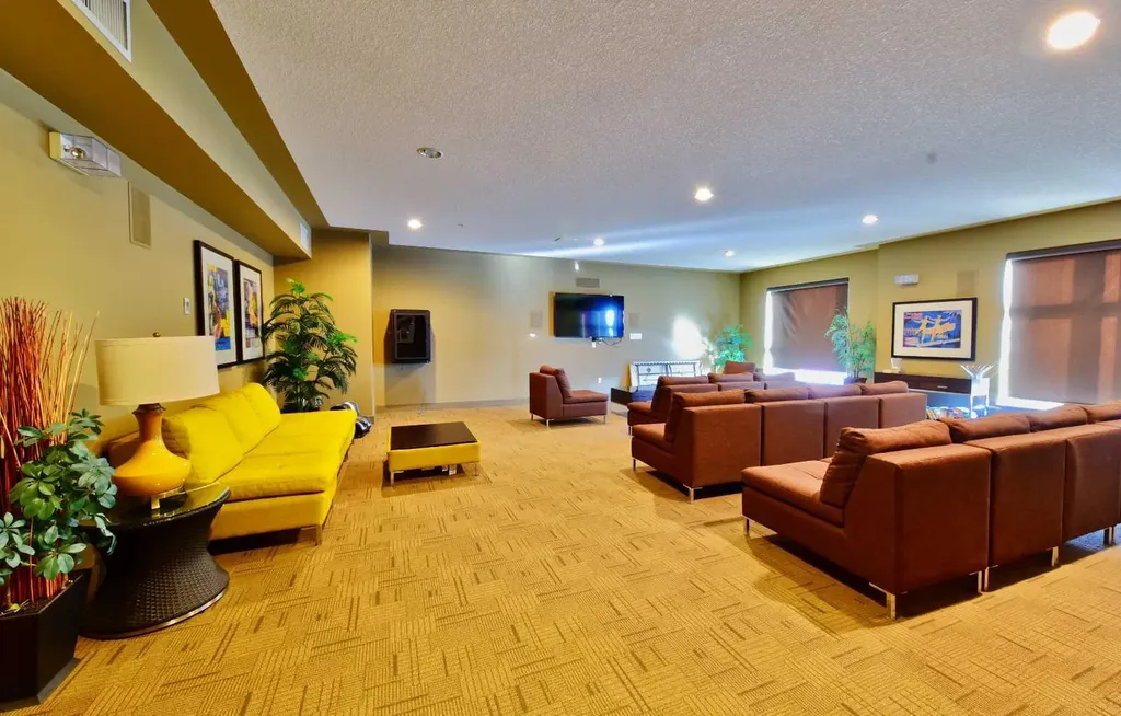 63 Inglewood Park SE Calgary AB T2G 1B7