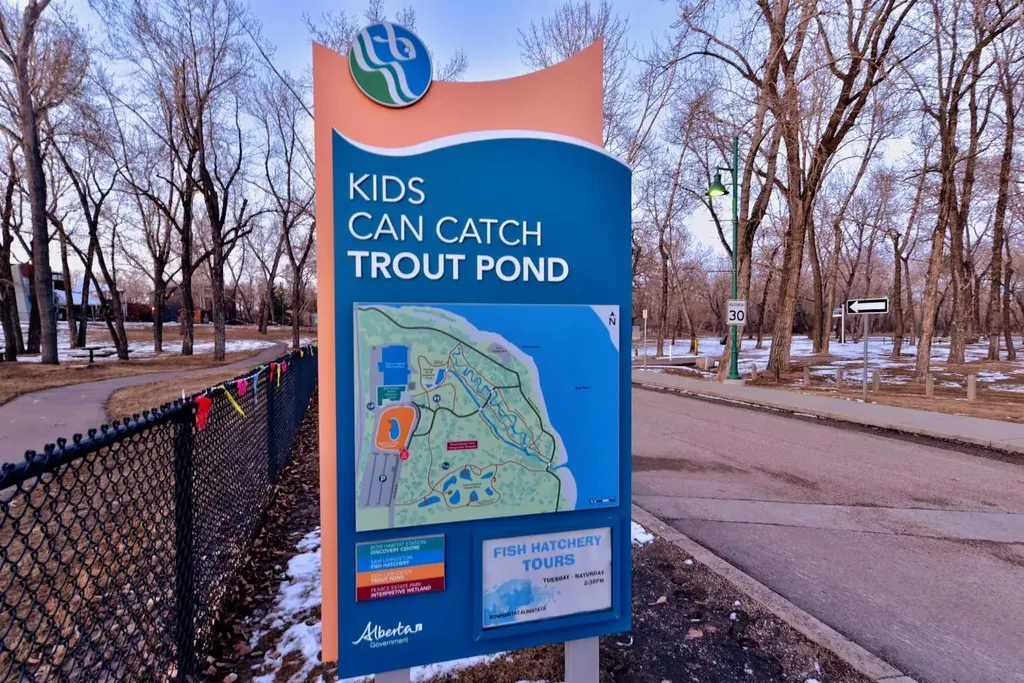 63 Inglewood Park SE Calgary AB T2G 1B7