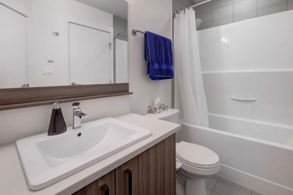 510 Edmonton Trail NE Calgary AB T2E 0J7