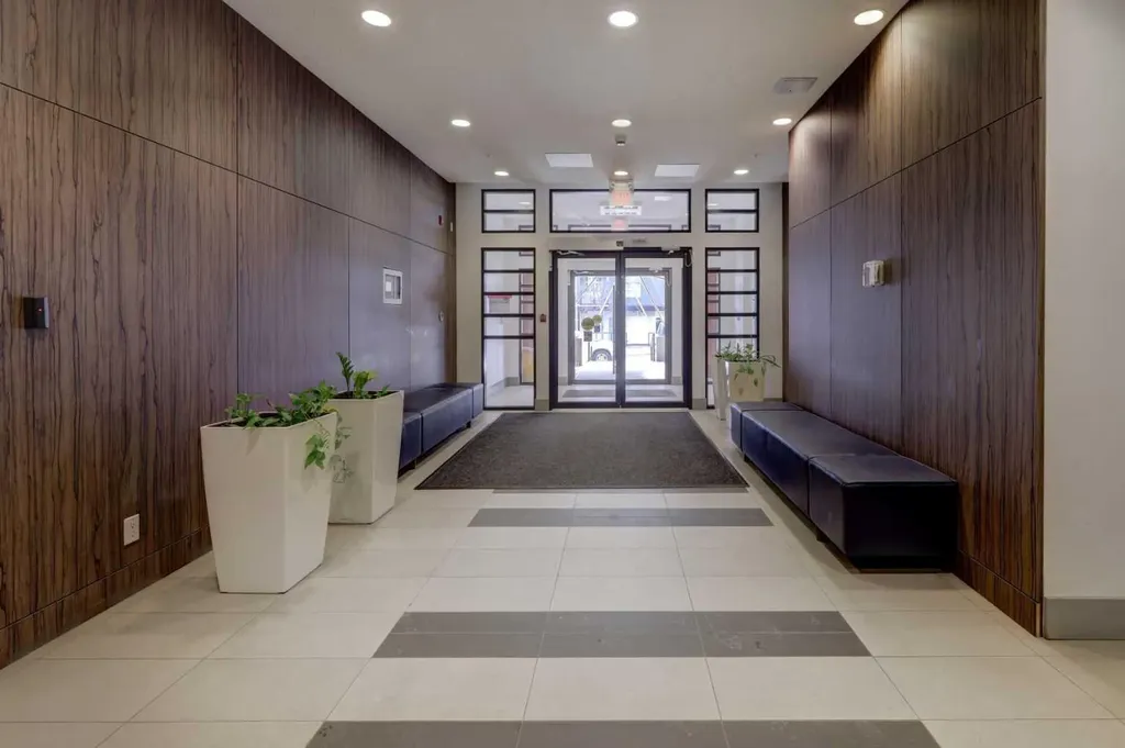 510 Edmonton Trail NE Calgary AB T2E 0J7