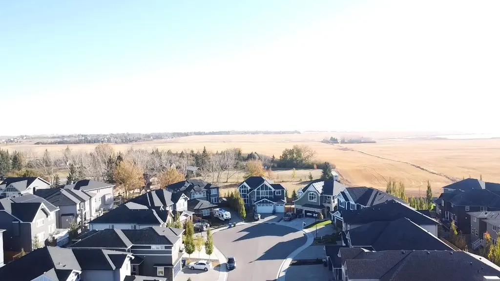321 Kinniburgh Cove Chestermere AB T1X 0P4