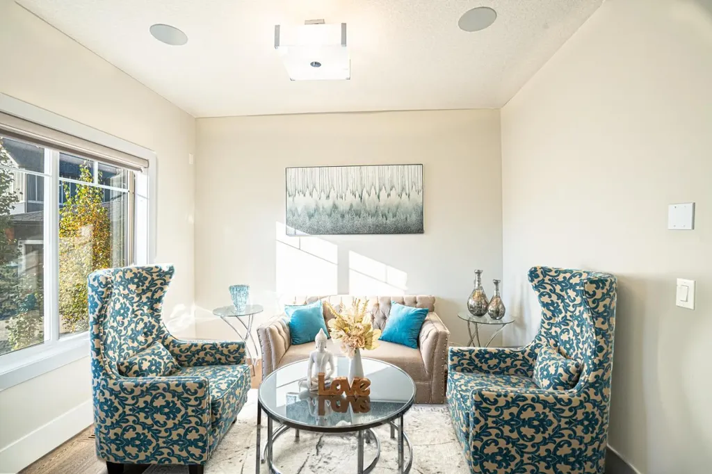 321 Kinniburgh Cove Chestermere AB T1X 0P4