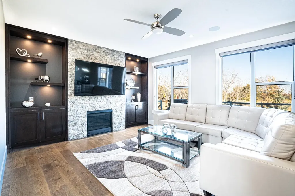 321 Kinniburgh Cove Chestermere AB T1X 0P4