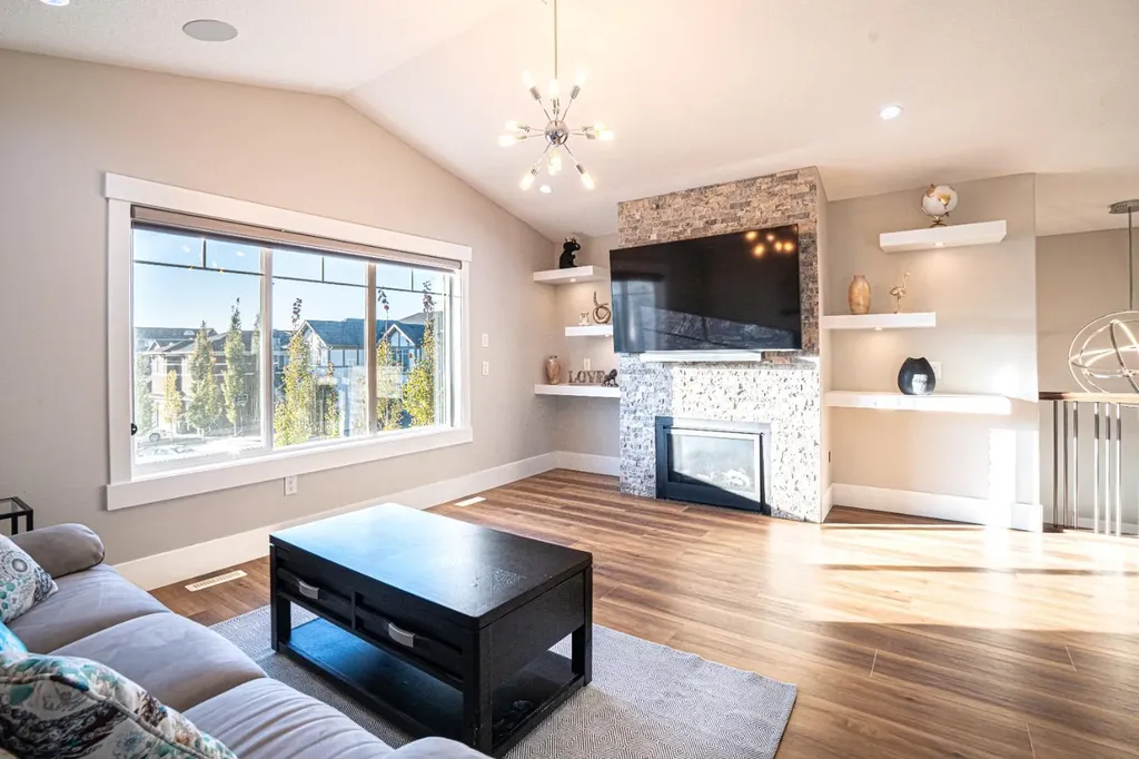 321 Kinniburgh Cove Chestermere AB T1X 0P4
