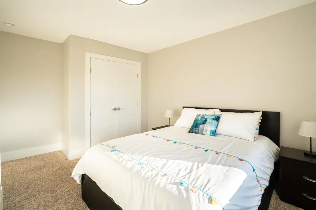 321 Kinniburgh Cove Chestermere AB T1X 0P4