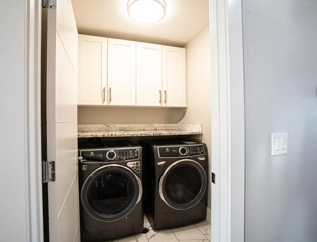 321 Kinniburgh Cove Chestermere AB T1X 0P4