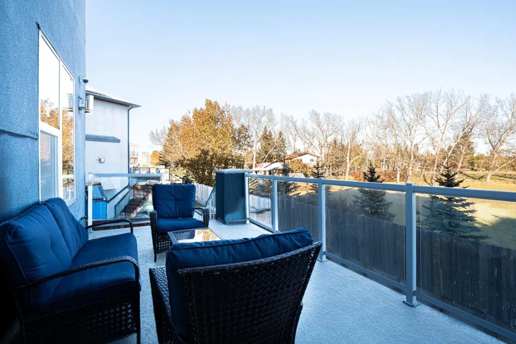 321 Kinniburgh Cove Chestermere AB T1X 0P4
