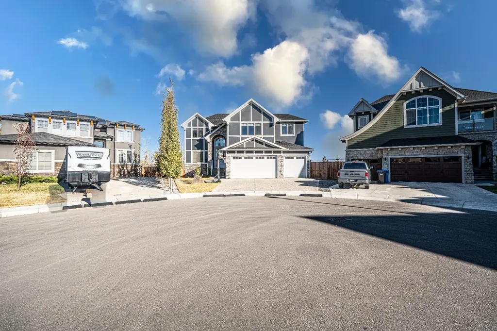 321 Kinniburgh Cove Chestermere AB T1X 0P4