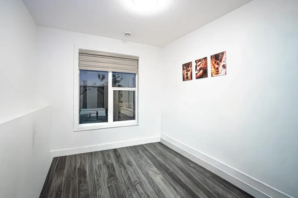 321 Kinniburgh Cove Chestermere AB T1X 0P4