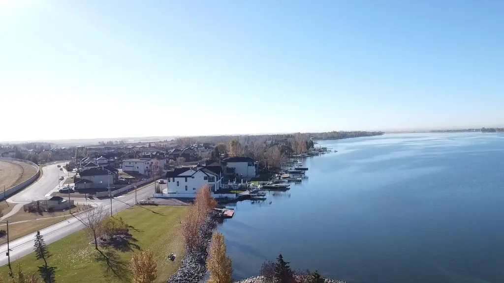 321 Kinniburgh Cove Chestermere AB T1X 0P4