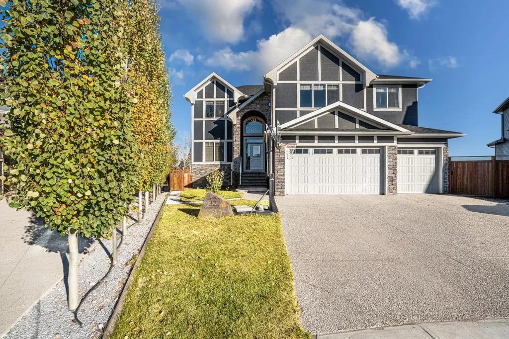 321 Kinniburgh Cove Chestermere AB T1X 0P4