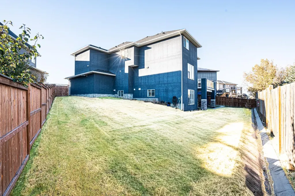 321 Kinniburgh Cove Chestermere AB T1X 0P4
