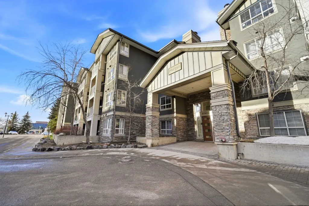 35 Richard Court SW Calgary AB T3E 7N9