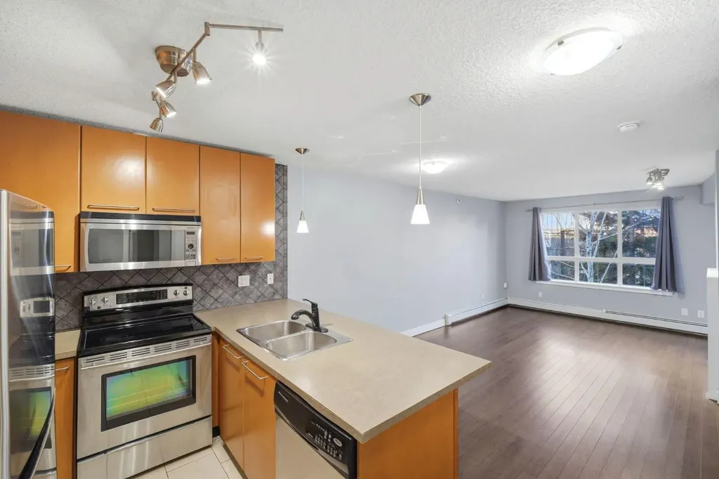 35 Richard Court SW Calgary AB T3E 7N9