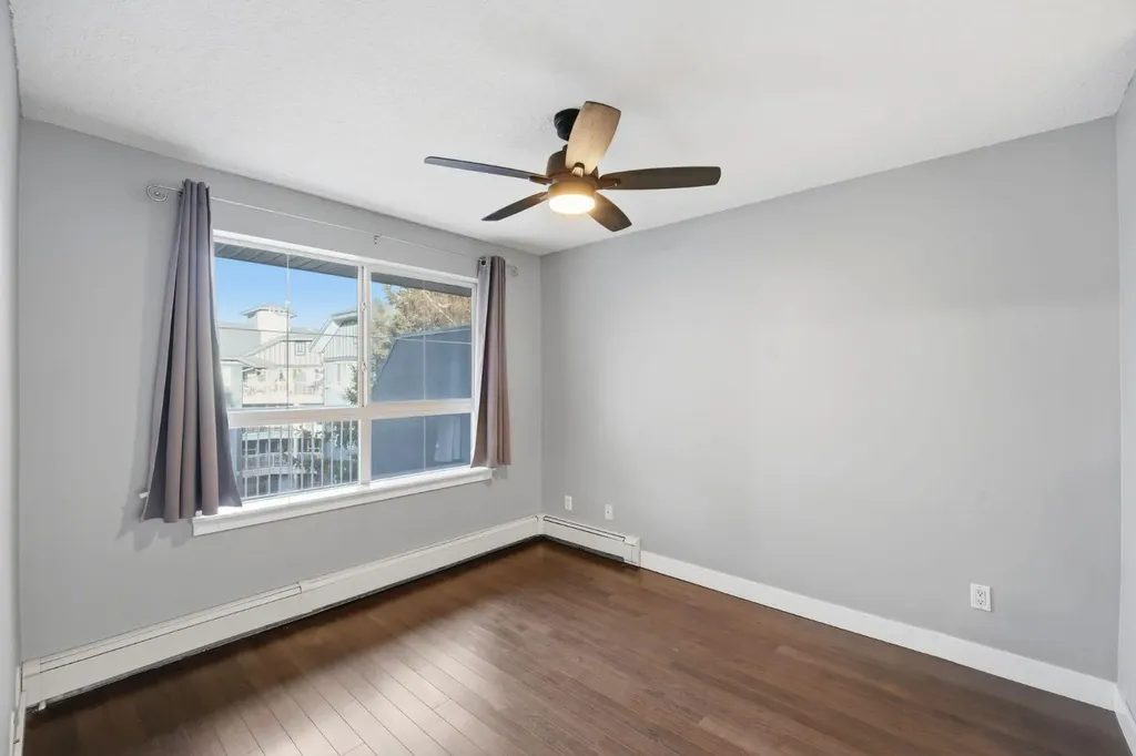 35 Richard Court SW Calgary AB T3E 7N9