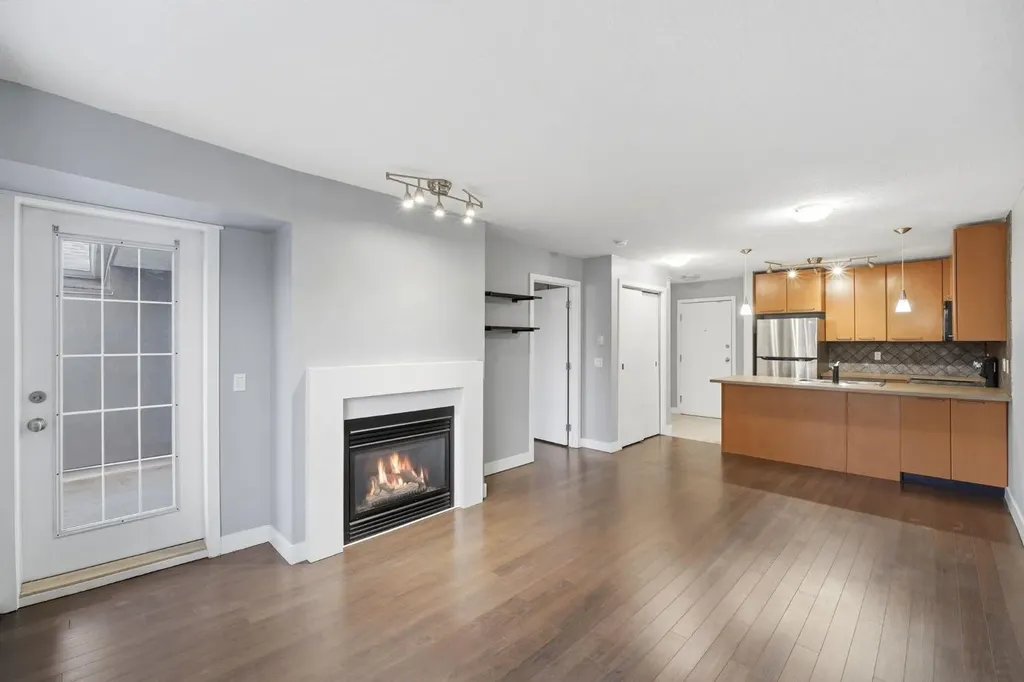 35 Richard Court SW Calgary AB T3E 7N9
