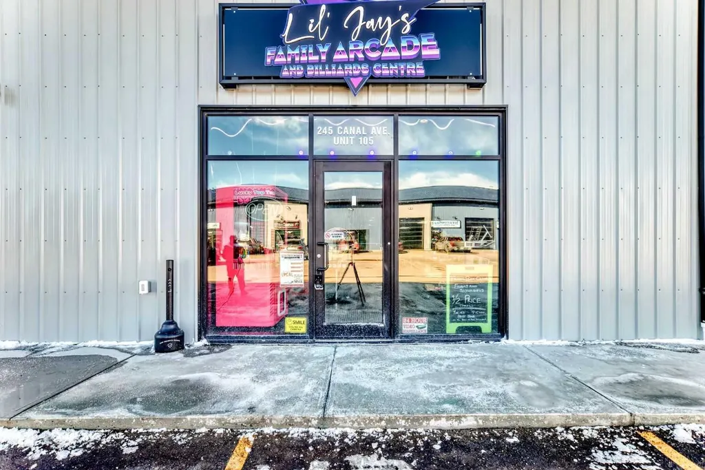 245 Canal Avenue Strathmore AB T1P 1C1