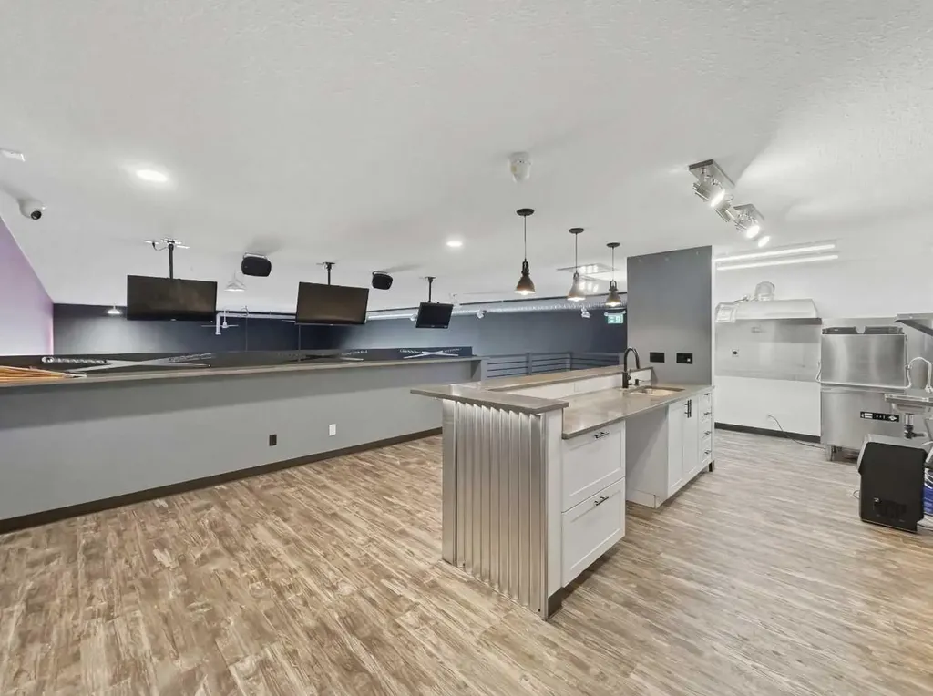 245 Canal Avenue Strathmore AB T1P 1C1