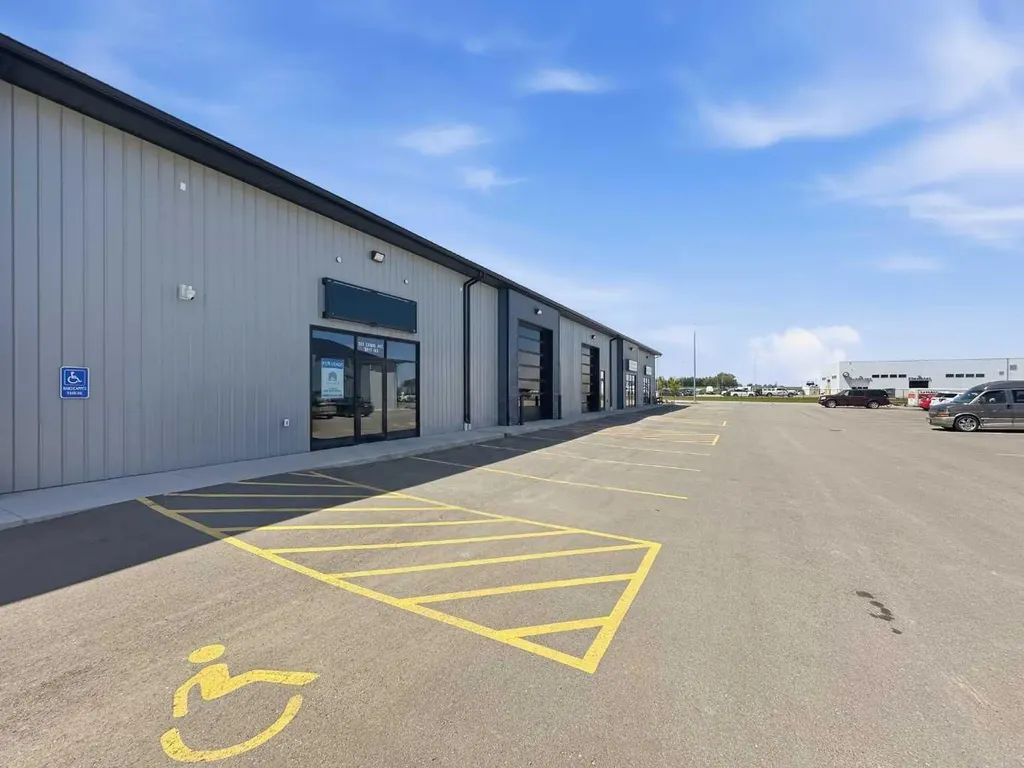 245 Canal Avenue Strathmore AB T1P 1C1