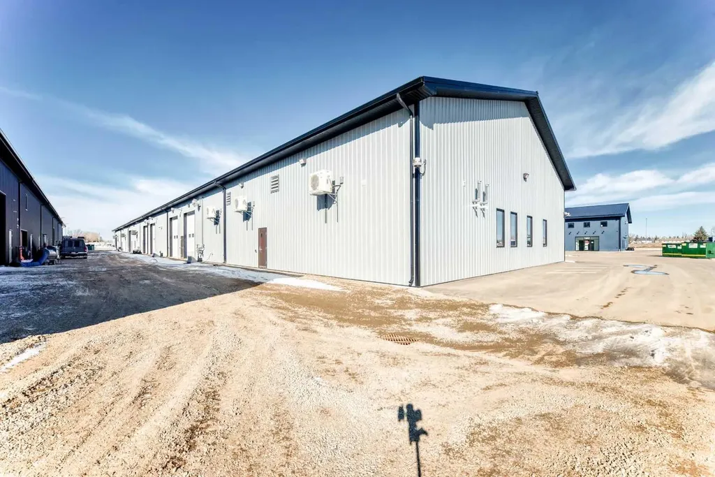 245 Canal Avenue Strathmore AB T1P 1C1