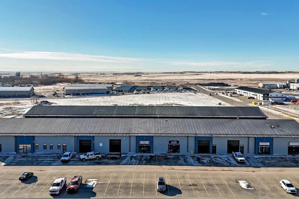 245 Canal Avenue Strathmore AB T1P 1C1